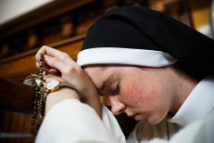 praying nun.